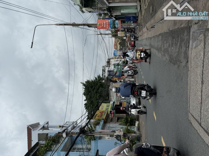 BÁN CĂN NHÀ CẤP 4 CỦ PHƯỜNG TRẤN BIÊN ( quang vinh củ). DT: 5,2x13,5=73M2. GIÁ: 2Ỷ650 - 3