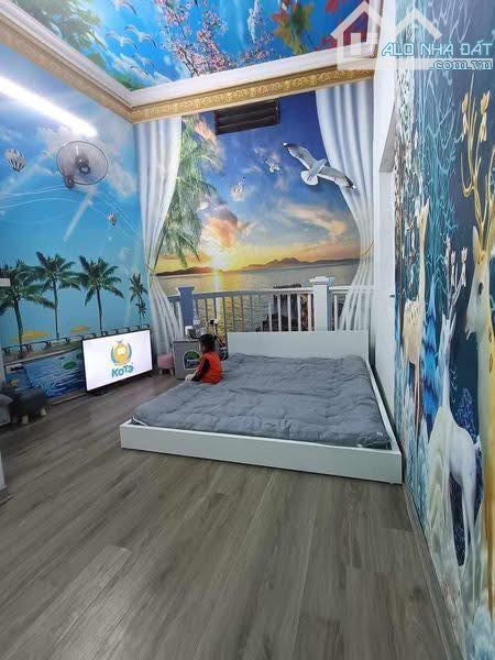 Cho thuê nhà trong ngõ Văn Hương 25m - 3 tầng, 2 ngủ,  giá 7 triệu - 3