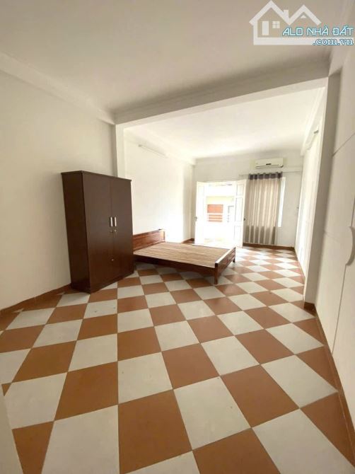Mặt phố Đê Tô Hoàng, Hai Bà Trưng, vỉa hè ôtô tránh, nở hậu, 42m2X4T KCBT - mt gần 4m. - 3