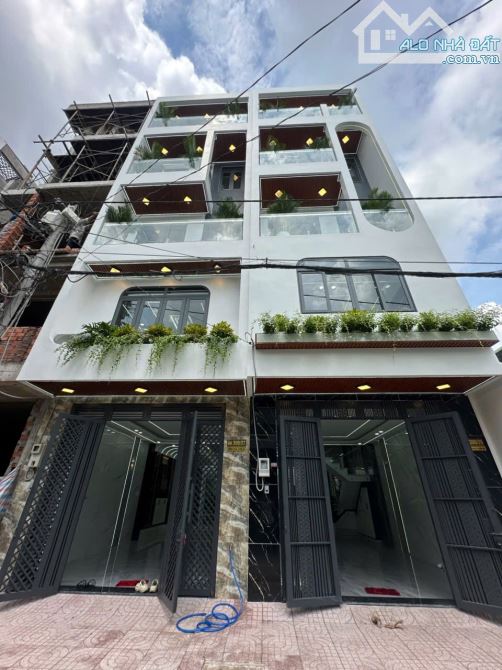 Nhà 5 tầng Full Nội thất , gần chợ Thạnh Xuân