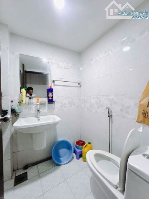 🏡 NHÀ 5 TẦNG NGANG 8 MÉT – PHƯỜNG KHÁNH HỘI QUẬN 4 - HẺM 1 SẸC THOÁNG – CÁCH MẶT TIỀN 20M - 3