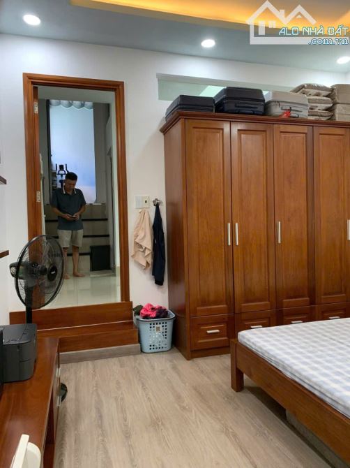 Ngộp Lý Thường Kiệt - 4x14m2 - 3 tầng - hẻm 4m - Giáp Quận 10, Q11 - 3