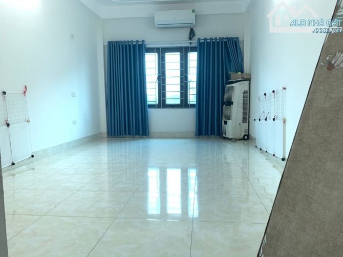 BÁN NHÀ TẢ THANH OAI - NGÕ RỘNG - 10M RA Ô TÔ - 33M- 5.8 TỶ - 3