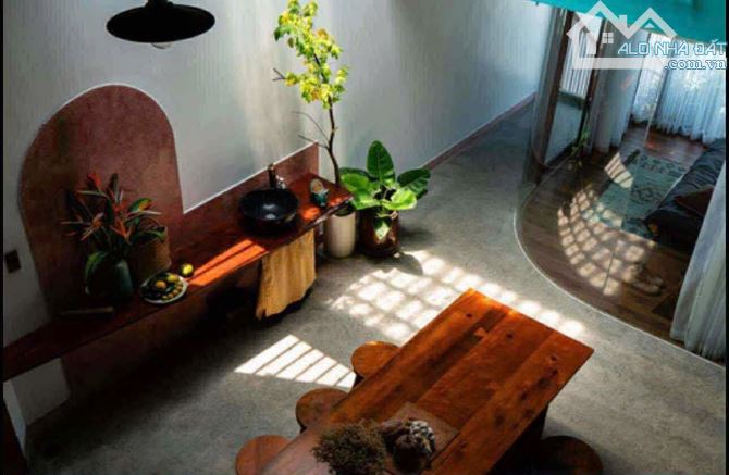 Bán nhà 3 tầng sau lưng mặt tiền Huỳnh Ngọc Huệ. Dt 75m2 ngang 4m5 đang cho thuê kdoanh ốt - 3