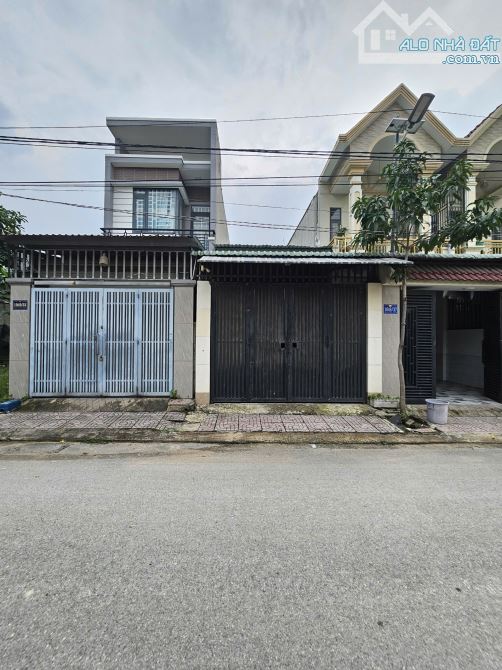 Bán đất tặng nhà tạm gần đường ĐT743C p.Tân Đông Hiệp Tp.Dĩ An chỉ 3ty600 TL M7745 - 3