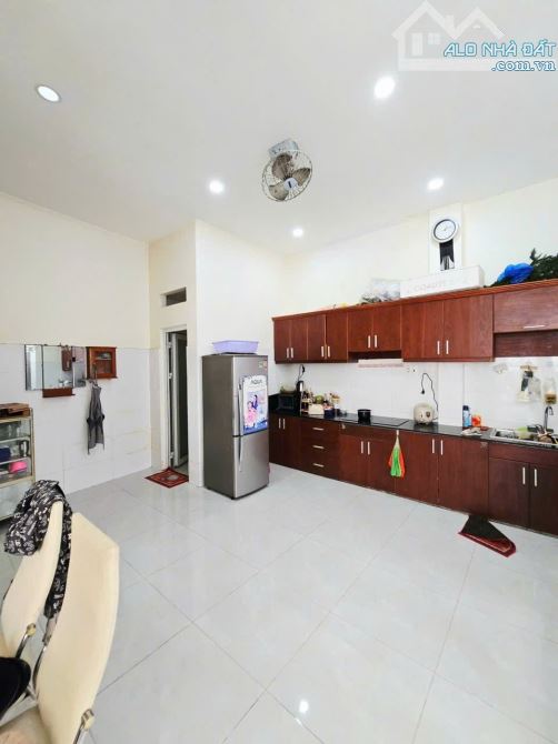 BÁN NHÀ 2 MẶT TIỀN HẺM ô tô đường NGUYỄN DUY TRINH Q2, dt 83m2 đất ko lộ giới - 3