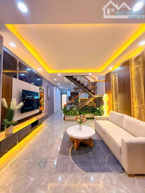 NHÀ 3 PHÒNG NGỦ HẺM 233 XÔ VIẾT NGHỆ TĨNH: giá 2.98 tỷ - 3