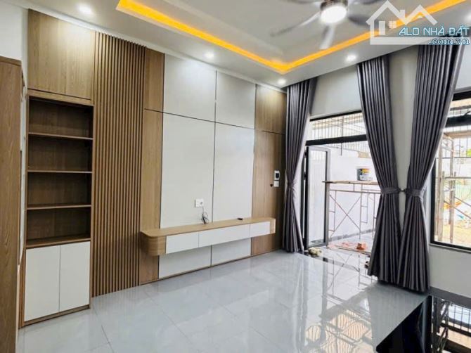 BÁN NHÀ MỚI HẺM XE Ô TÔ 451 Y MOAN, PHƯỜNG BUÔN MA THUỘT (5x25) 3 PHÒNG NGỦ, SÂN Ô TÔ - 3