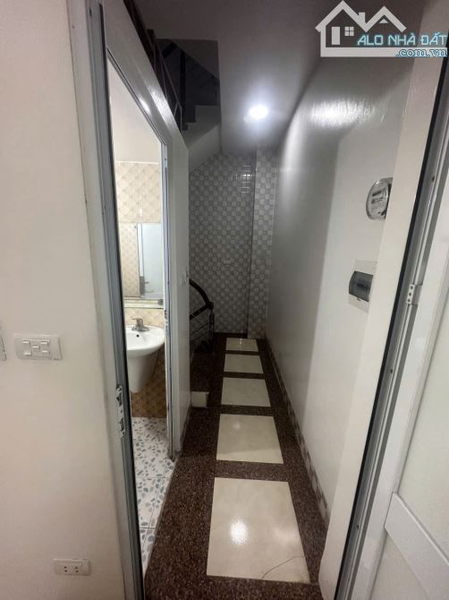 Cho thuê nhà phố Đại La, Đồng Tâm, HBT. DT 34m x 5 tầng, giá 12 tr - 3