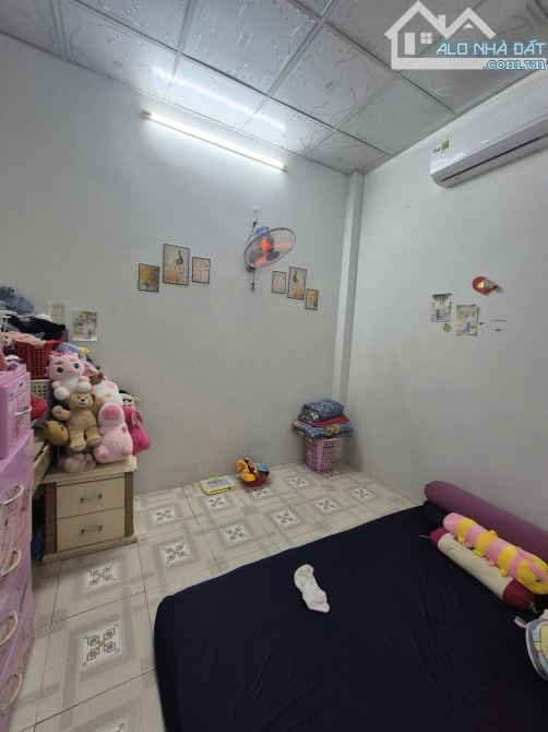 Bán nhà 3 tầng, kiên cố BTCT - DT 44m² - Trương Phước Phan, Bình Tân - Nhỉnh 4 tỷ - 4