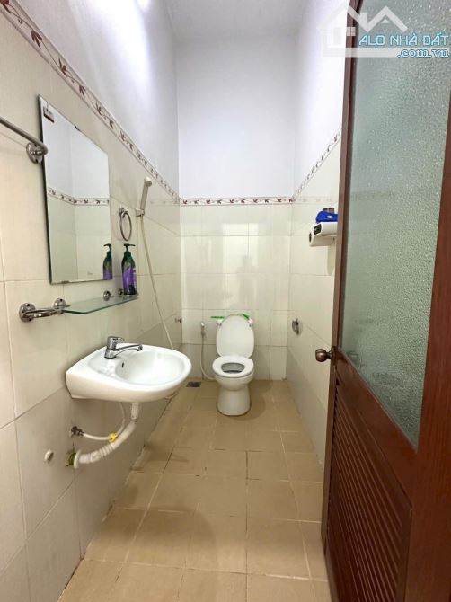 Cho thuê nhà trệt KDC Hàng Bàng có sân đậu ô tô full nội thất mới đẹp - 4