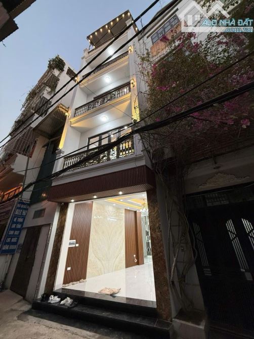 Bán nhà Nguyễn Chính - Hoàng Mai -38m2 5T  THANG MÁY - KINH DOANH- OTO TRÁNH giá 10 Tỷ 9 - 4