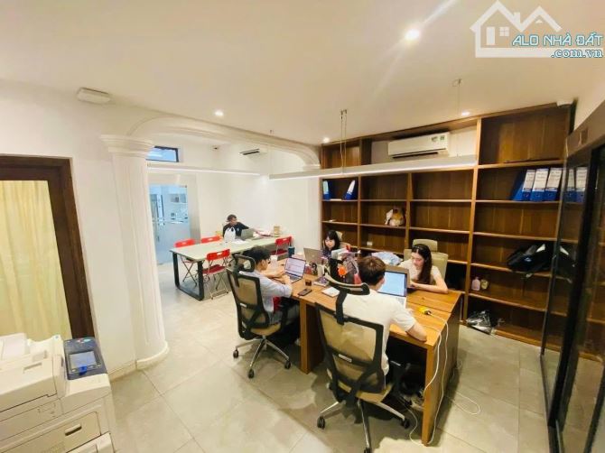 BÁN TOÀ VĂN PHÒNG PHỐ ĐẶNG VĂN NGỮ  QUẬN ĐỐNG ĐA-DT 106M2 4 TẦNG MT 6.7M-GIAS 35 TỶ - 4
