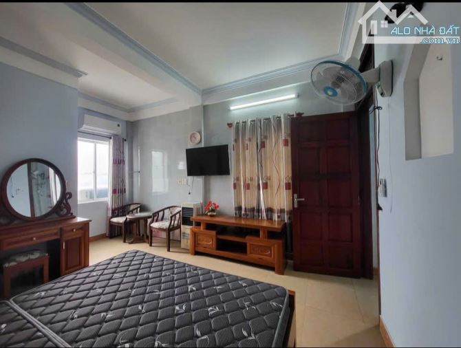 NHÀ 5 TẦNG FULL NỘI THẤT KIỆT Ô TÔ BÀ TRIỆU,XUÂN PHÚ TRUNG TÂM TP. HUẾ GIÁ CHỈ 7,5 TỶ TL - 4