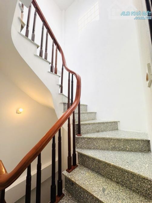 NHÀ  422B VÂN CANH HOÀI ĐỨC - Ô TÔ ĐỖ CỔNG, FULL NỘI THẤT- 30M2 6.39 TỶ - 4