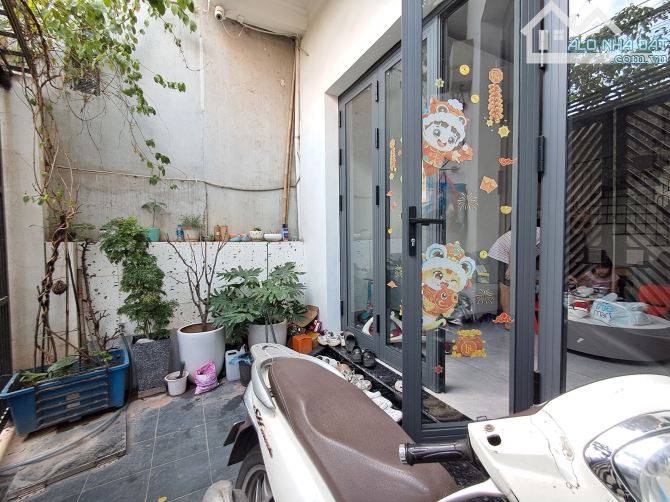 LẠC LONG QUÂN, CẦU GIẤY - 58M2 - 4 TẦNG - MT 4M - 15.5 TỶ - Ô TÔ - SÂN VƯỜN - KHE THOÁNG - 4