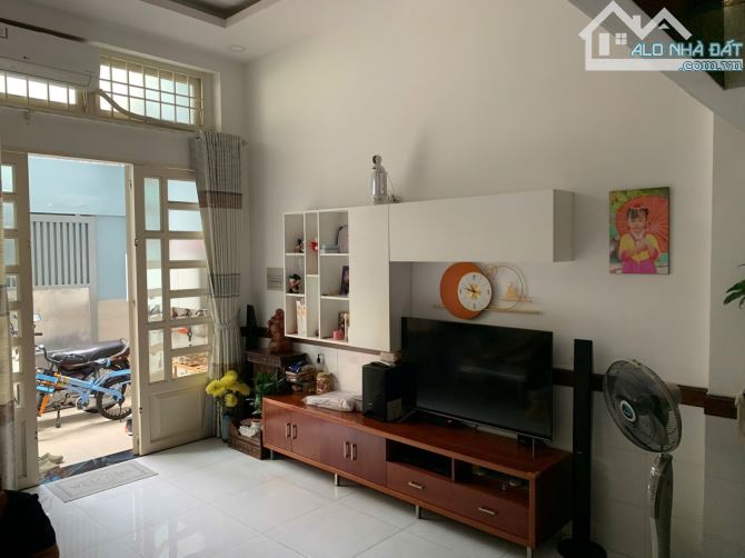 😍📣NHÀ GIÁP QUẬN 10 -THÀNH MỸ -P8-TÂN BÌNH- 54M2 - 3 TẦNG -CHỈ 6,8 TỶ - 4