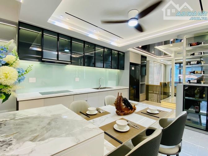 BÁN NHÀ HẺM XE TẢI LÊ THÁNH TÔN, QUẬN 1. GIÁ 6.32TỶ/71,5M2 - NHÀ SHR ĐANG CHO THUÊ 29 TRỆU - 4