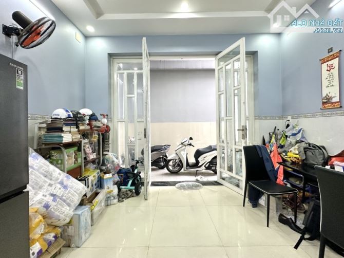 BÁN NHÀ VÕ DUY NINH, 4 TẦNG – 3PN – VIEW LANDMARK81 – GIÁP QUẬN 1 – CN 50M² – CHỈ 7.6 TỶ - 4