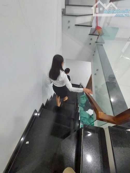 BÁN NHÀ MỚI ĐẸP SÁT HXH TRẦN BÌNH TRỌNG, P5 BÌNH THẠNH, 1 TRỆT 3 LẦU ST, CHỈ 7,8 TỶ - 4