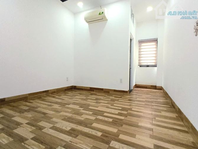 SIÊU PHẨM TRẦN NHÂN TÔN  CÁCH QUẬN 1 CHỈ 50M – NHÀ 3 TẦNG NỘI THẤT ĐẸP – GIÁ  11 TỶ - 4
