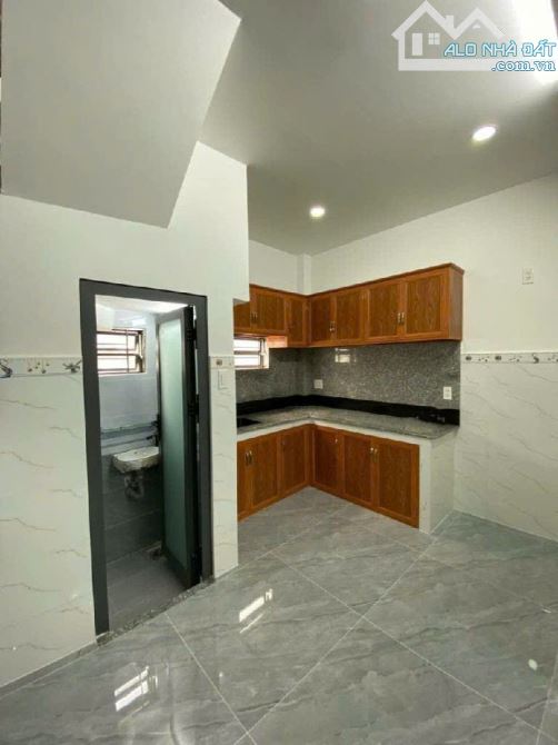 NHÀ 3 TẦNG - PHẠM VĂN BẠCH - DTSD 75 M2. - 4
