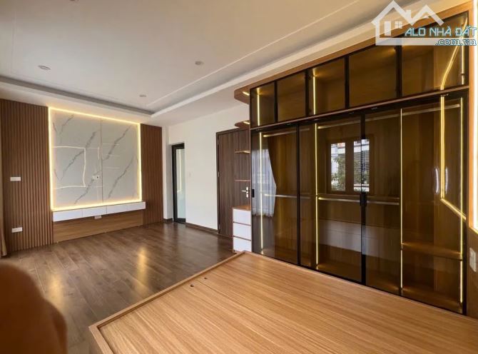GẤP BÁN NHÀ HỒNG TIẾN, DT 40M2, MT 4.8M, 6 TẦNG TM, OTO ĐỖ CỬA. GIÁ 11.28 TỶ (CTL) - 4