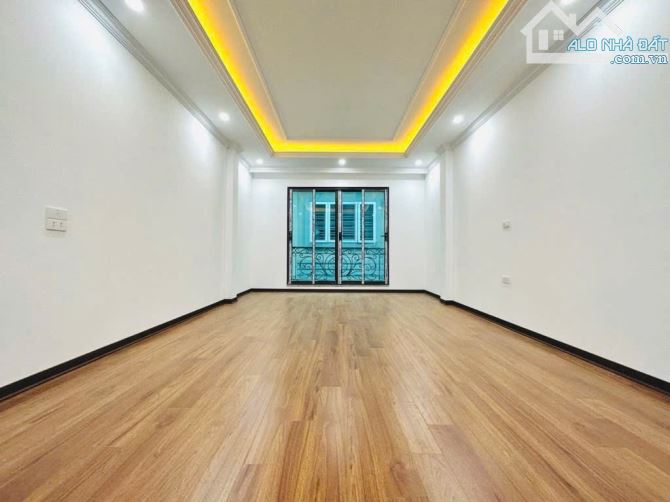 🌹🌹🌹 TRẦN QUỐC HOÀN - 41m2 t2 45m2 - MẶT TIỀN : 4m - PHÂN LÔ - Ô TÔ - KINH DOANH - NGÕ T - 4