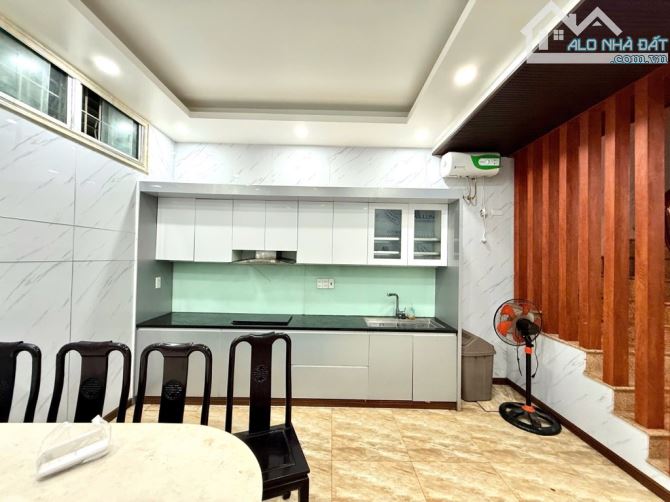 BÁN GẤP NHÀ NGUYỄN HY QUANG,50M2 X 4 TẦNG,TRƯỚC NHÀ RỘNG 5M,KINH DOANH VĂN PHÒNG,DÂN TRÍ C - 4