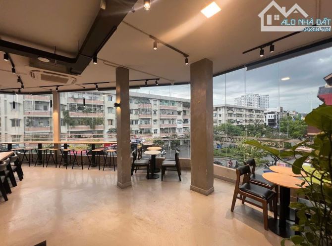 Cho thuê nhà góc ngã 4 Phan Xích Long Phú Nhuận - Trệt 3 lầu sàn trống suốt - giá tốt - 4