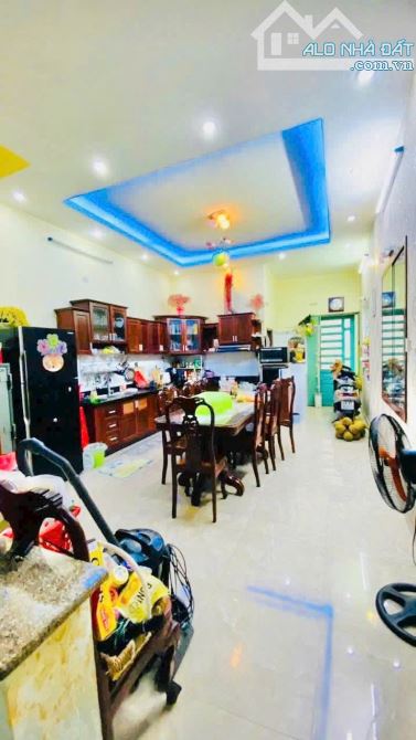Bán nhà 1 trệt 2 lầu sổ riêng thổ cư p. Tân Phong - 4