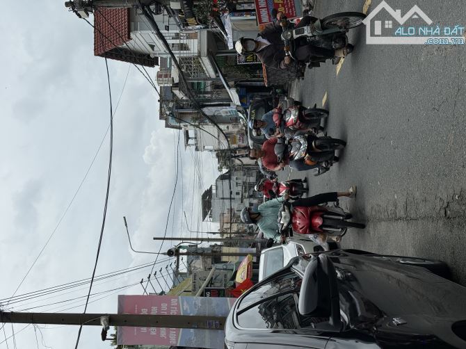 BÁN CĂN NHÀ CẤP 4 CỦ PHƯỜNG TRẤN BIÊN ( quang vinh củ). DT: 5,2x13,5=73M2. GIÁ: 2Ỷ650 - 4