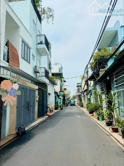 Bán Nhanh Giảm 1.9 tỷ Nhà 1/ HXT Thoại Ngọc Hầu Tân Phú DT Khủng 5.2mx23m 2 Tầng 12.5 Tỷ - 4