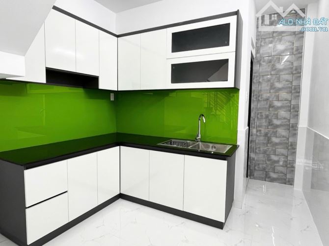 NHÀ ĐẸP GIÁ TỐT 3 TẦNG GẦN LÊ THÚC HOẠCH, 35m2, HXH 4M, GIÁ CHỈ NHỈNH 3 TỶ - 4