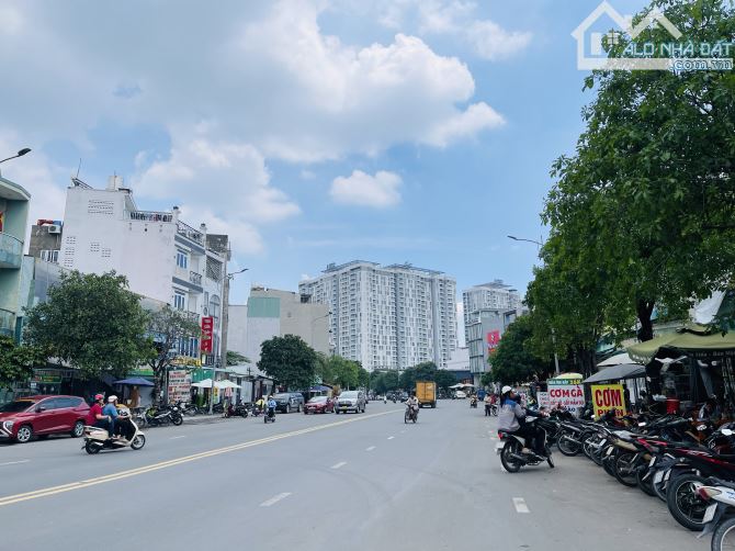 Bán ĐẤT Hẻm Xe Tải đường Đinh Thị Thi ngay KĐT Vạn Phúc DT: 83m2 Giá 6.89 Tỷ - 4