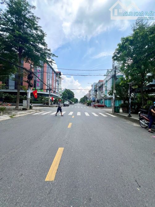 MẶT TIỀN KINH DOANH ĐA NGÀNH NGHỀ --80M2--4 TẦNG --SÁT TÊN LỬA --GIÁ CHỈ :10.3 TỶ (TL) - 4