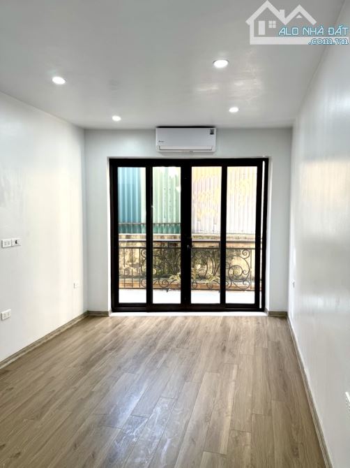 BÁN NHÀ PHỐ BẠCH MAI - LÔ GÓC – CÁCH MẶT PHỐ 15m – Ô TÔ 5 CHỖ ĐỖ CỬA – DTSD 30M2 x 4T - NH - 4