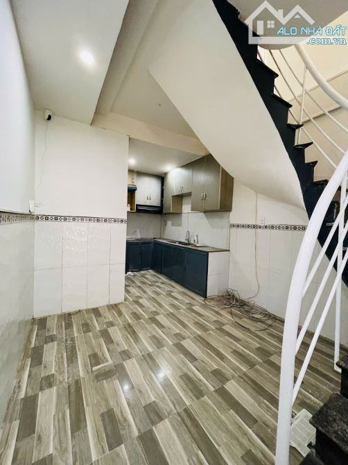 Nhà 3 tầng Triệu Nữ Vương 3PN kiệt gần đường chỉ 3ty150 - 4