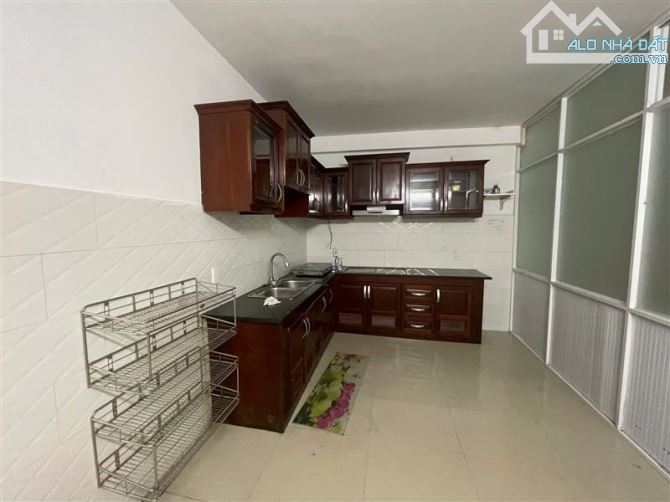 HIẾM, NHÀ 4 TẦNG 97M2 (NGANG 5M) HXT Nguyễn Duy Trinh 9,49 tỷ - 4