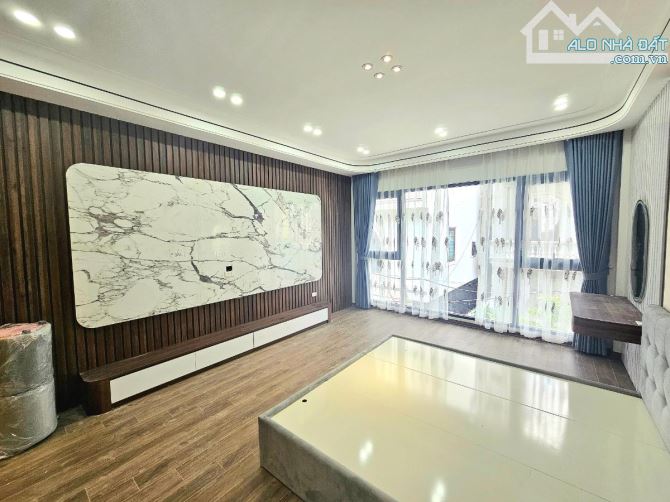 🚀 THẠCH BÀN 52M², 7 TẦNG, Ô TÔ VÀO NHÀ, 5 NGỦ, FULL NỘI THẤT – 13,5 TỶ - 4