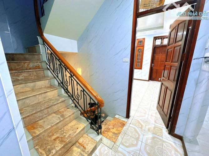 Siêu hiếm nhà 10m ra mặt phố Nguyễn Hy Quang - Hoàng Cầu ôtô đỗ cửa 4T 48m2 ở, cho thuê KD - 4