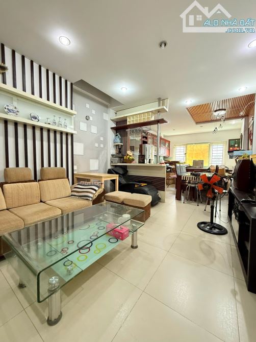 Bán Nhà Hẻm Xe Hơi Đẹp Nhất Đường Nguyễn Tri Phương Quận 10 - 48m²(4 x 12) x 4 Tầng - 12 T - 4