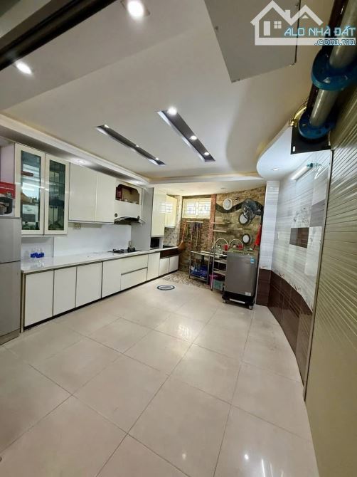 NHÀ 4 TẦNG MẶT TIỀN ĐƯỜNG PHẠM VĂN NGHỊ GẦN CHỢ TÂN LẬP - GIÁ BÁN 10TY9 - 4