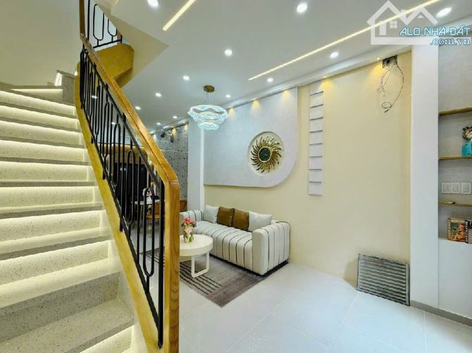 PHAN HUY ÍCH GÒ VẤP ,4×10 ,3 TẦNG ,HXH , GẦN CHỢ ,SÂN BAY ,NHÀ ĐẸP Ở NGAY ,HƠN 4 TỶ - 4