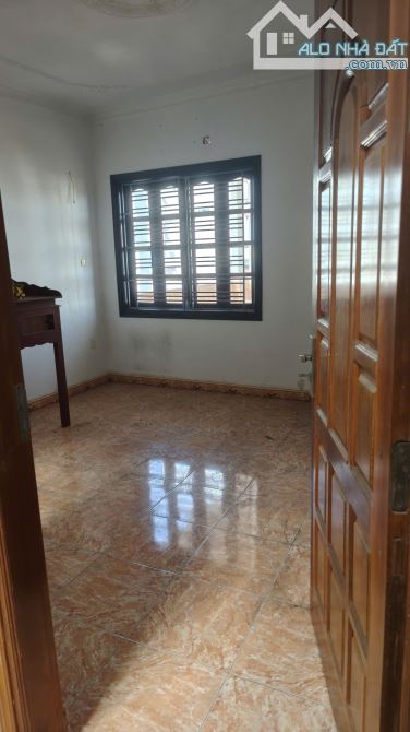 Bán nhà Mặt Đường Trần Nguyên Hãn, gần cao đẳng y - 4