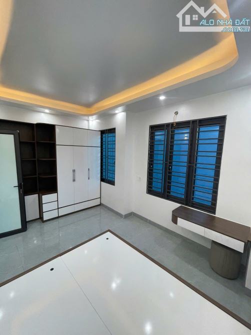 Bán nhà 3 tầng ngõ phố Tống Duy Tân, ph Ngọc Châu, TP HD, 40m2, mt 4.8m, 3 ngủ, 2.55 tỷ - 4