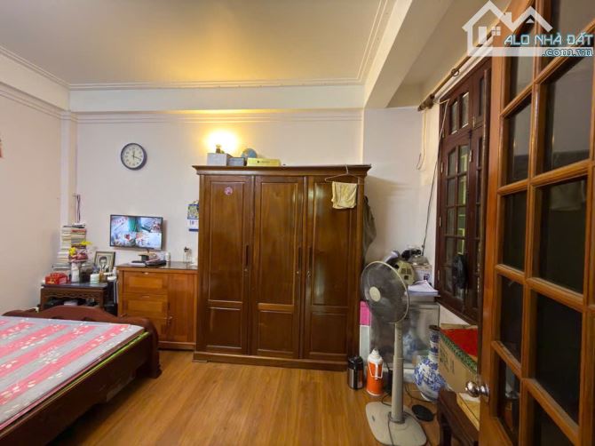 Bán nhà mặt ngõ 3 ô tô tránh hiếm Nguyễn Chí Thanh , diện tích 55m2 - MT 4.5m, giá 22.9 tỷ - 4
