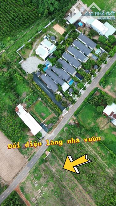 MẶT TIỀN ĐƯỜNG NGUYỄN HUỆ ĐỐI DIỆN KHU NHÀ VƯỜN XÃ ĐẤT ĐỎ - TP HCM - 4