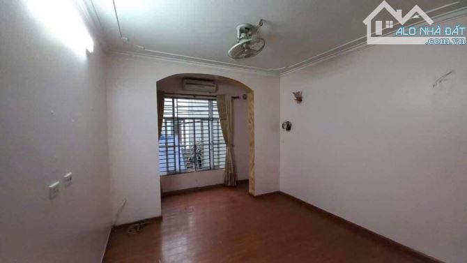 Cho thuê nhà ngõ 762 Bạch Đằng ,phường Bạch Đằng , Hai Bà Trưng , Dt 36m2 x 5 tầng 4PN - 4
