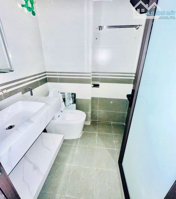NHỈNH 10 TỶ SỞ HỮU 40m  MẶT NGÕ -GẦN Ô TÔ-DÂN XÂY -FULL NỘI THẤT- NHÀ 2 MẶT NGÕ CÓ THỂ  MỞ - 5